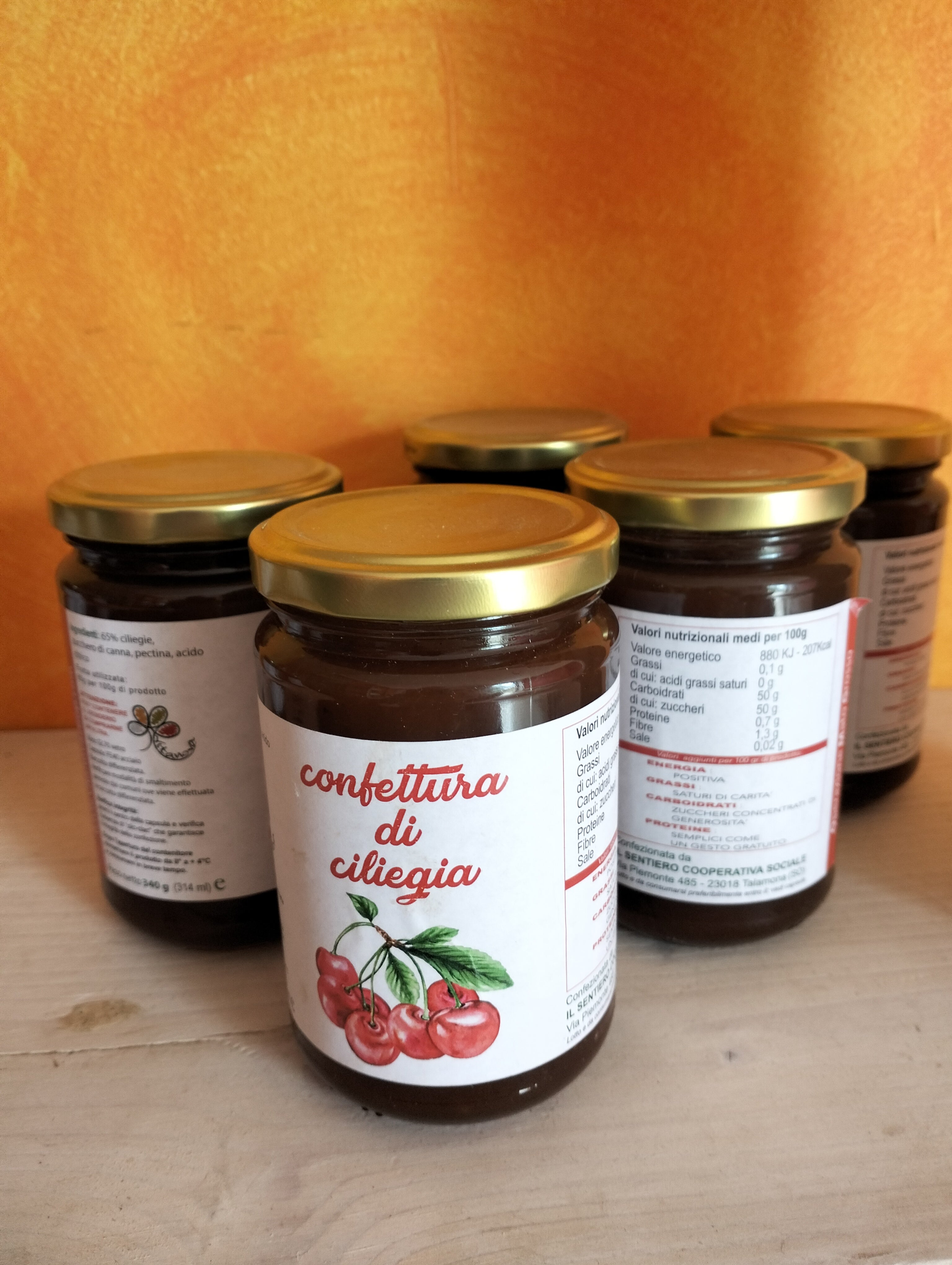 Confettura di ciliegia